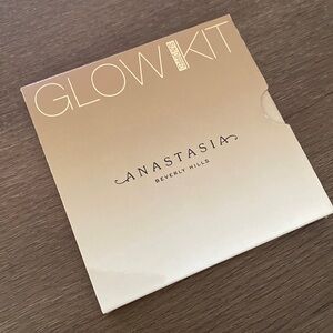 Anastasia Beverly Hills Glow Kit Sundipped